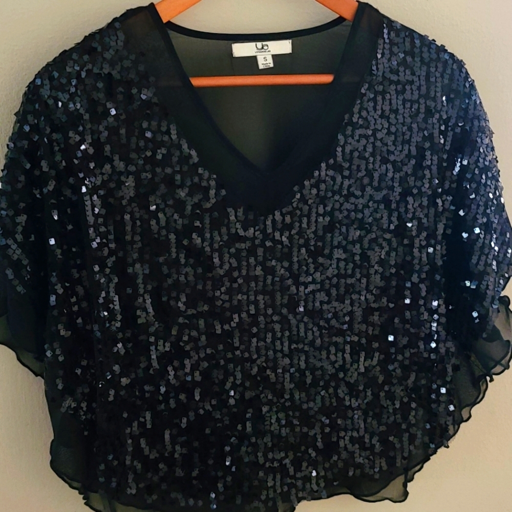 Chic Blouse | Size: Small | Color: black